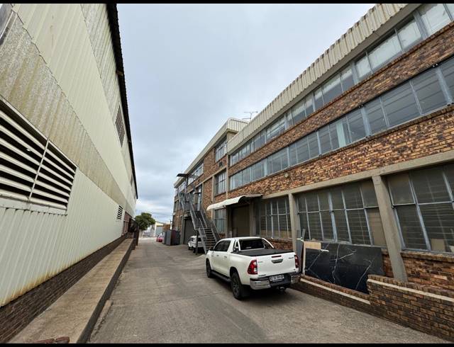 496M² WAREHOUSE TO LET IN WYNBERG